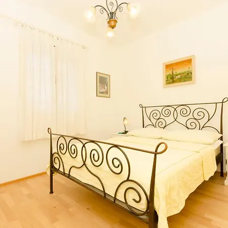Simon Apartman