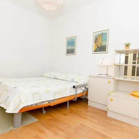 Simon Apartmán